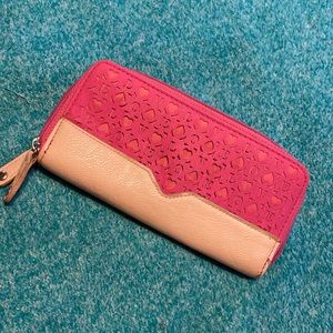 Pink hand clutch